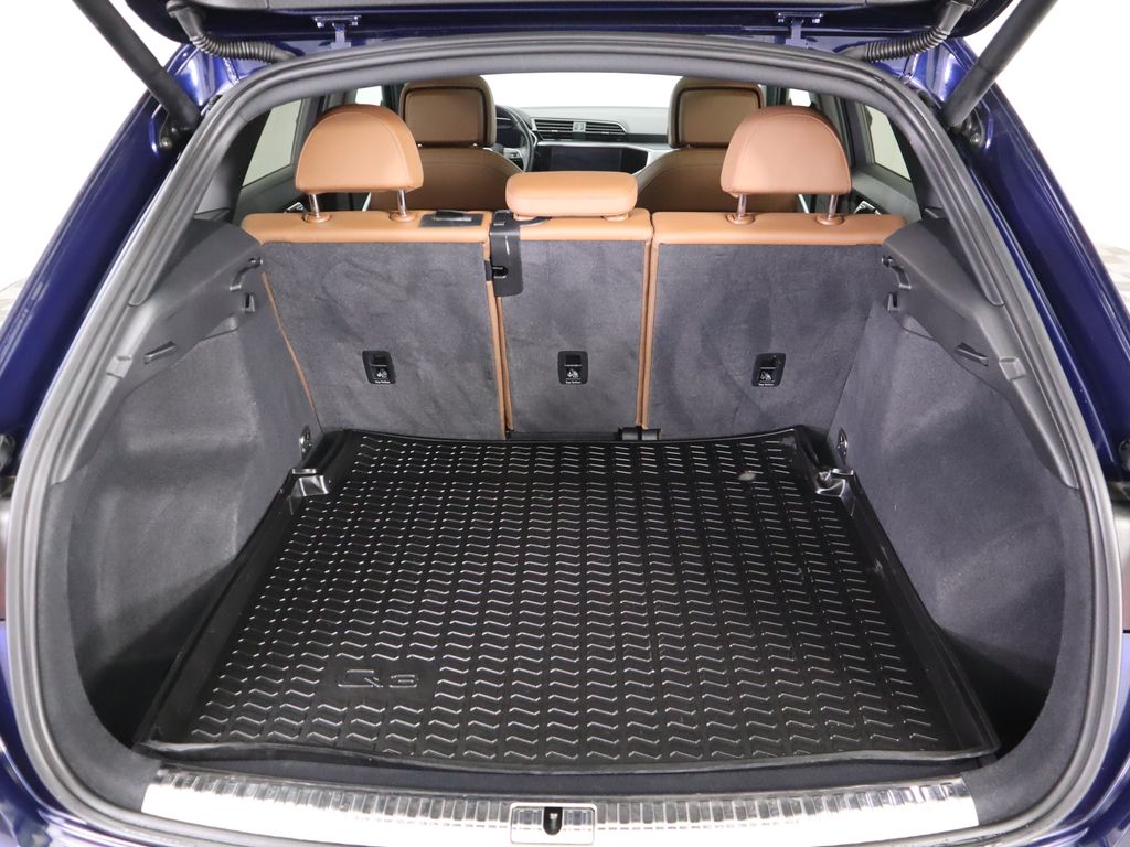 Thumbnail: 2021 Audi Q3 - 28