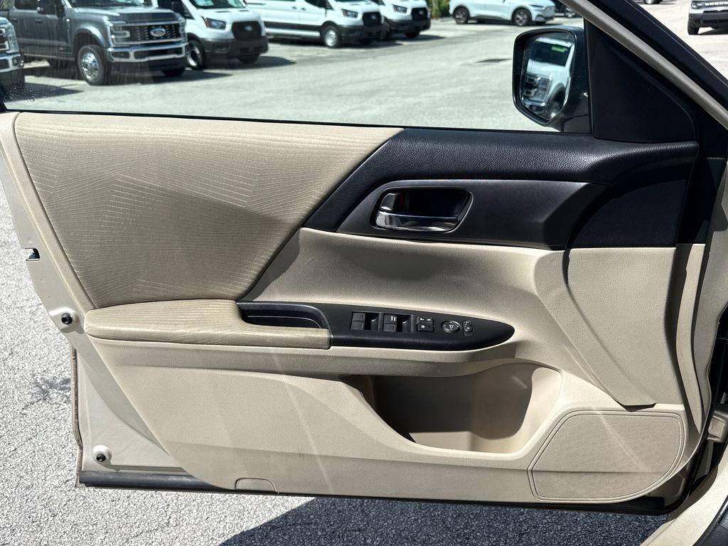 Used 2014 Beige Honda LX image 11