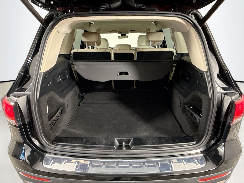 Thumbnail: 2020 Mercedes-Benz GLB - 24