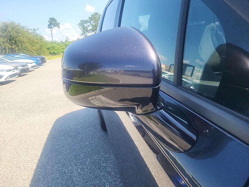 2022 Black Kia Carnival LX FWD Van