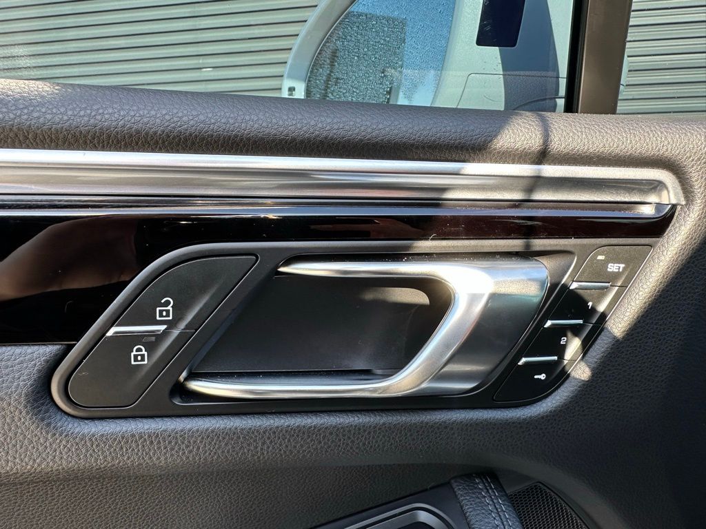 Thumbnail: 2023 Porsche Macan - 19