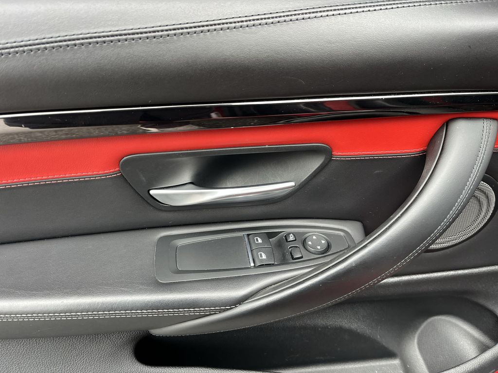 Thumbnail: 2020 BMW M4 - 13