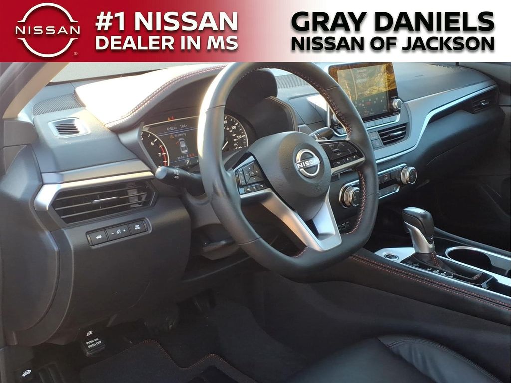 Used 2025 Nissan Altima Sedan