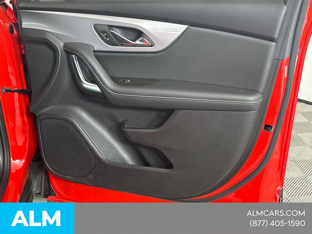 Used 2025 Orange Chevrolet LT image 17