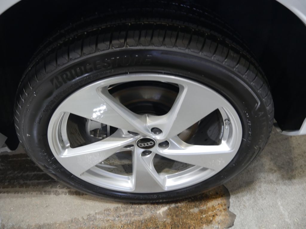 Thumbnail: 2025 Audi Q5 - 13