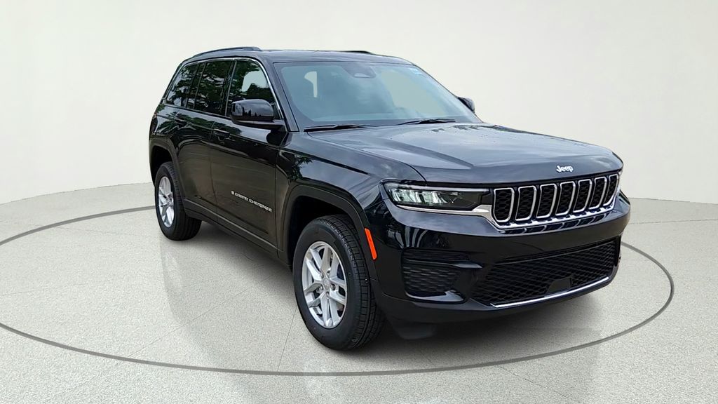 2026 Jeep Grand Cherokee Laredo