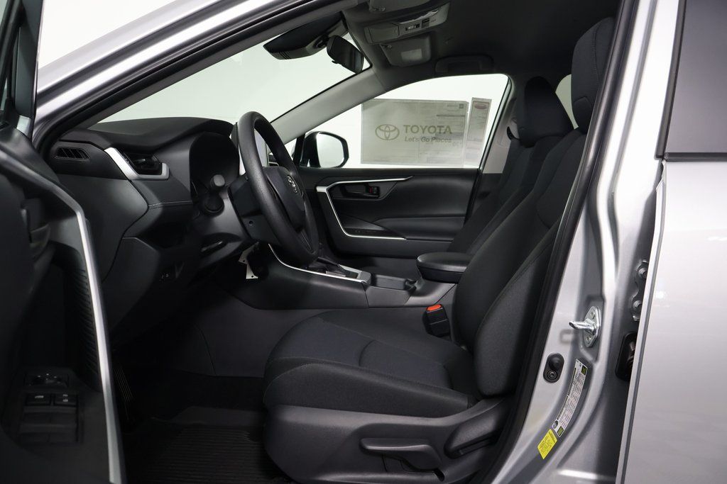 Thumbnail: 2025 Toyota RAV4 - 5