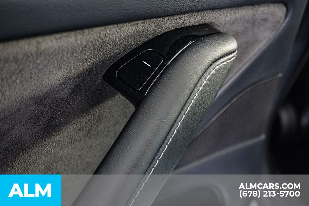 Used 2018  Tesla Long Range image 52