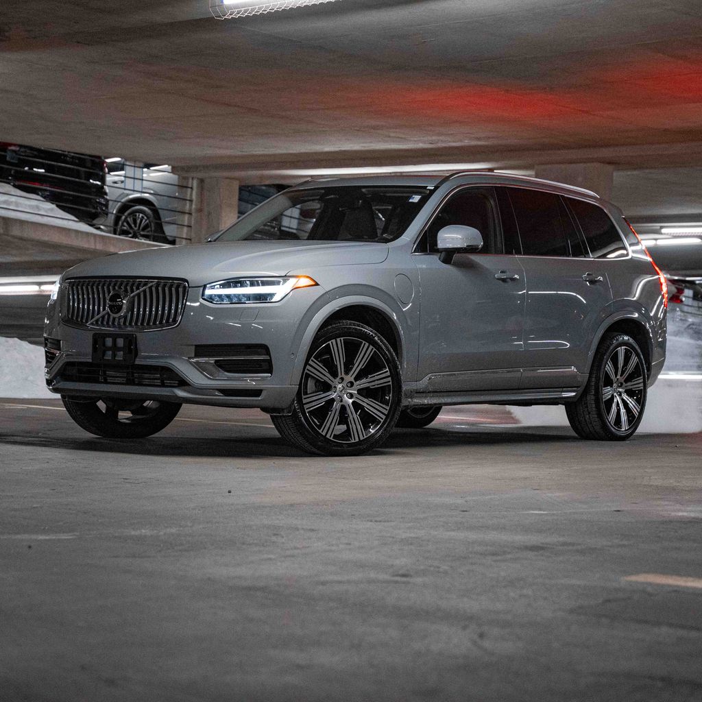 2025 Volvo XC90 Recharge T8 Plus Bright Theme 7-Passenger eAWD