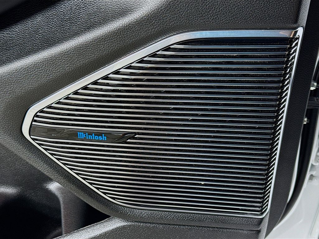 Thumbnail: 2022 Jeep Grand Cherokee - 19