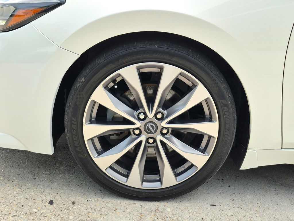 2023 Nissan Maxima Platinum White at AutoSavvy Houston Southwest