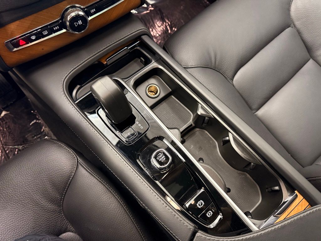 Thumbnail: 2024 Volvo XC90 - 18