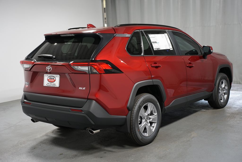 2025 Toyota RAV4 XLE 8
