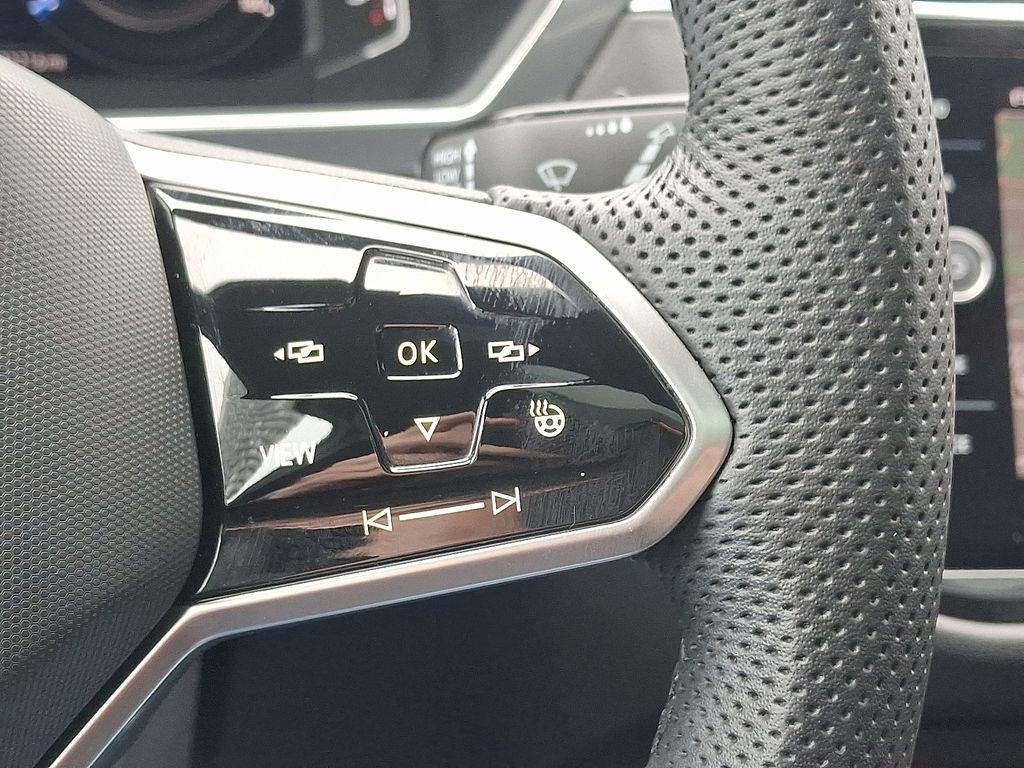 Thumbnail: 2022 Volkswagen Tiguan - 23