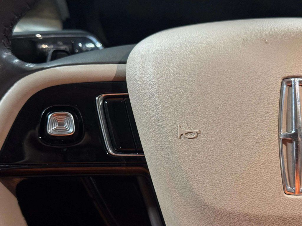 Certified Used 2022 Flight Blue Metallic Clearcoat Lincoln Grand Touring image 11