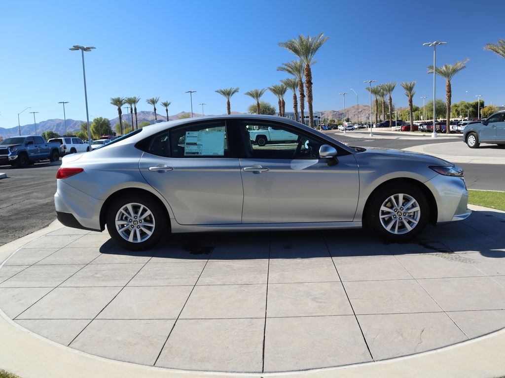 2025 Toyota Camry LE 4