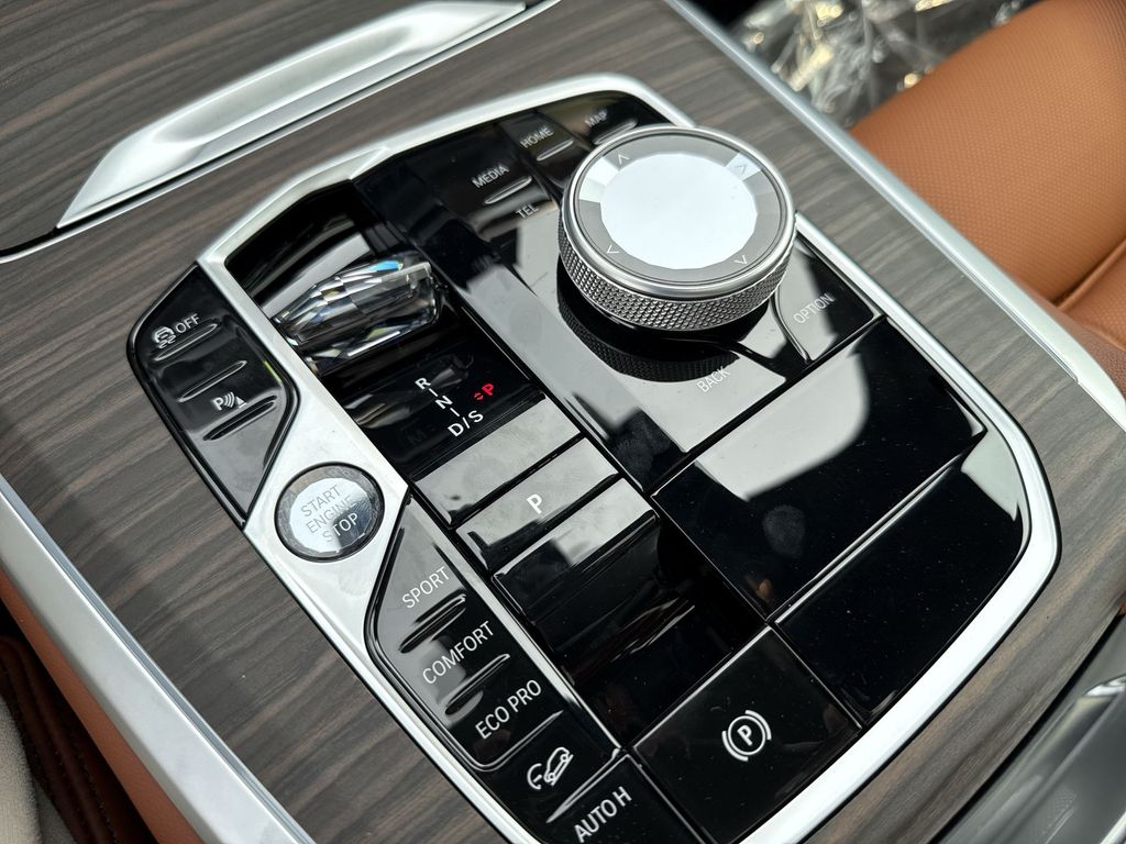 Thumbnail: 2026 BMW X5 - 20