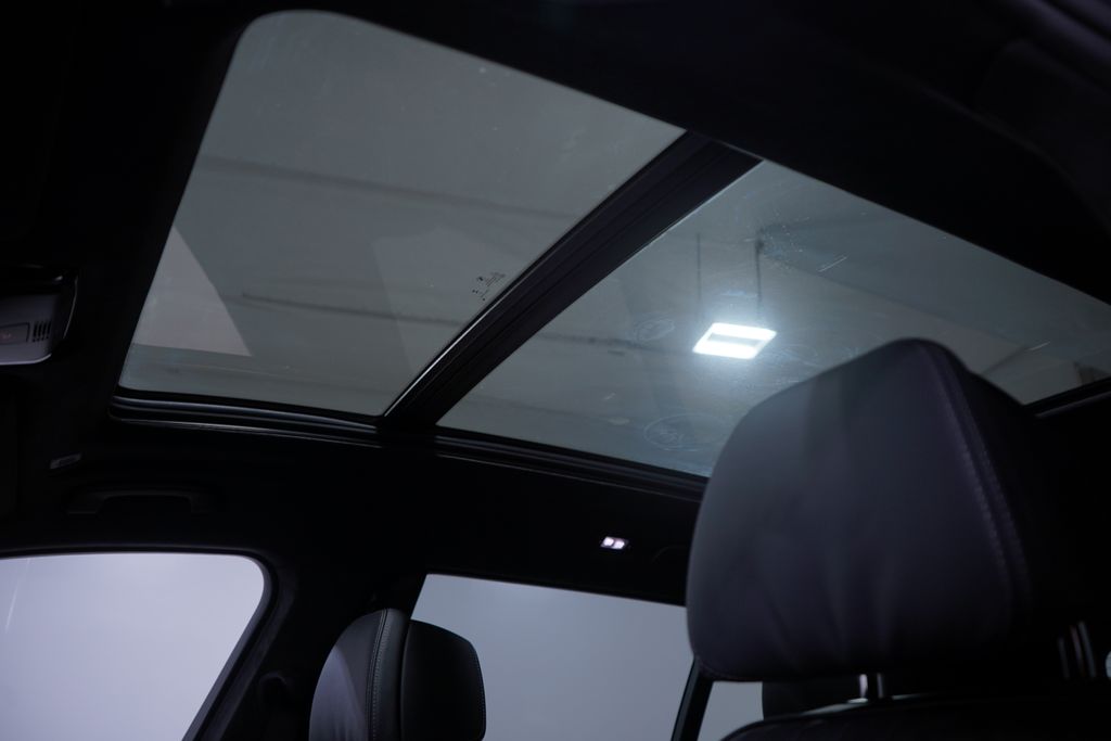 2026 BMW X7 M60i 8