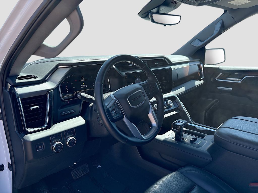 Used 2025 White GMC Denali image 9