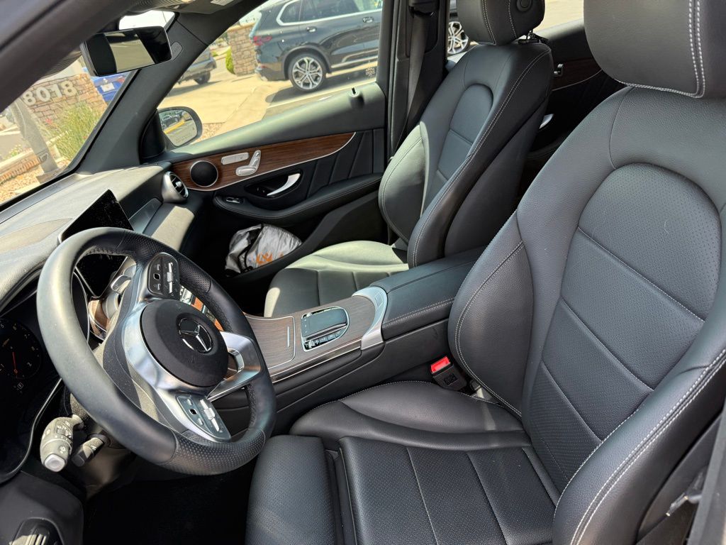 2022 Mercedes-Benz GLC 300 5