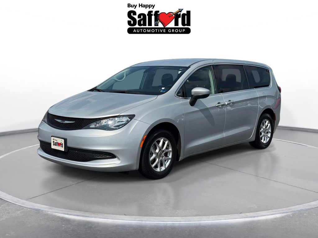 2022 Chrysler Voyager LX