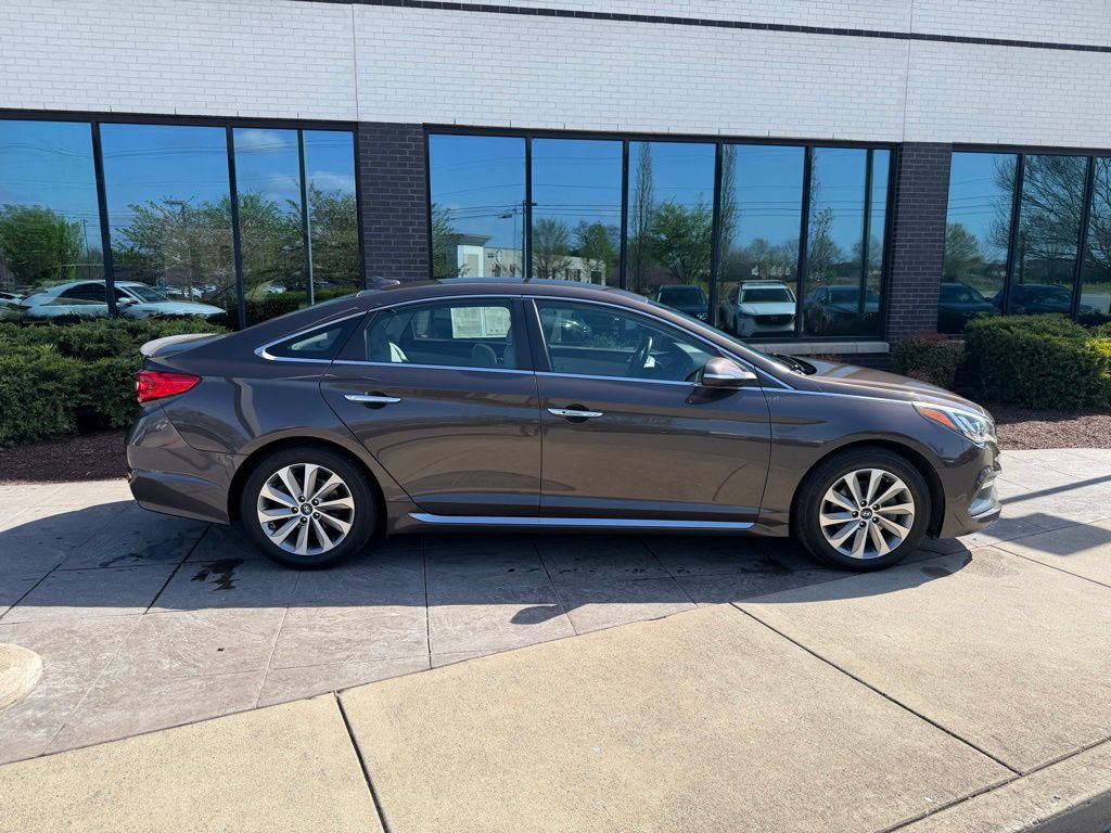 Used 2015 Brown Hyundai Sport image 2