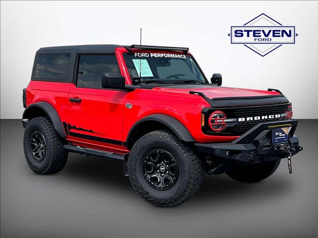 Race Red 2022 Ford Bronco SUV / Crossover Four-Wheel Drive Automatic