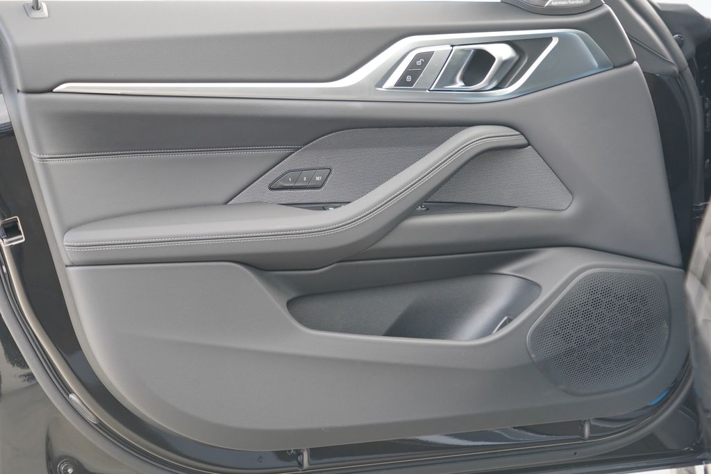 Thumbnail: 2026 BMW i4 - 9