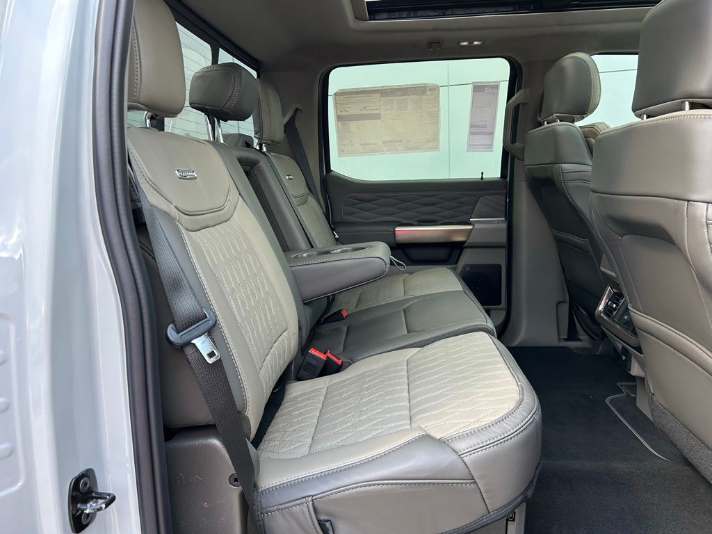 2025 Ford F-450 Super Duty Platinum