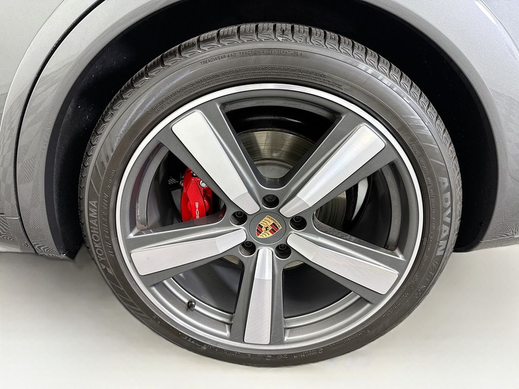 Thumbnail: 2025 Porsche Cayenne - 32