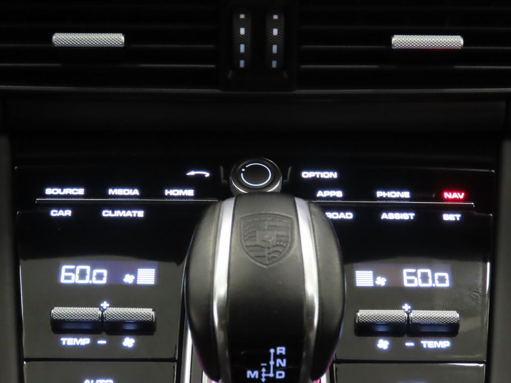 Thumbnail: 2022 Porsche  - 25