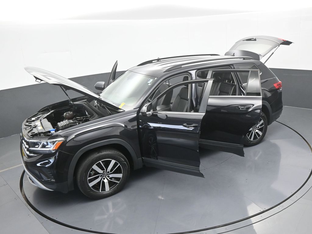 Used 2022 Deep Black Volkswagen 2.0T SE image 65