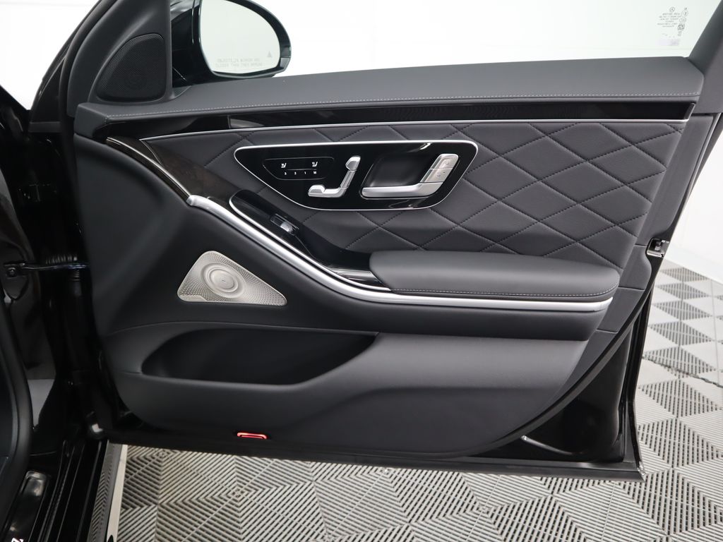 2025 Mercedes-Benz S-Class S 580 27