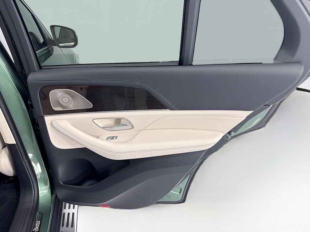 Thumbnail: 2026 Mercedes-Benz GLE - 27