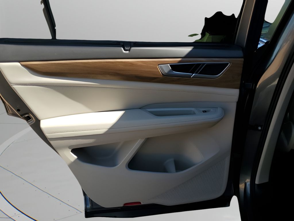 Used Car 2024 Volkswagen Atlas  2.0t Se W/technology For Sale Under $35,000 In Austin, Texas