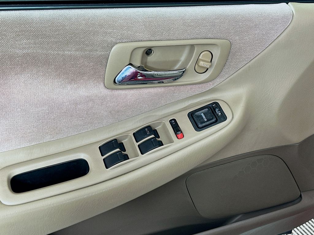 Thumbnail: 2002 Honda Accord - 16
