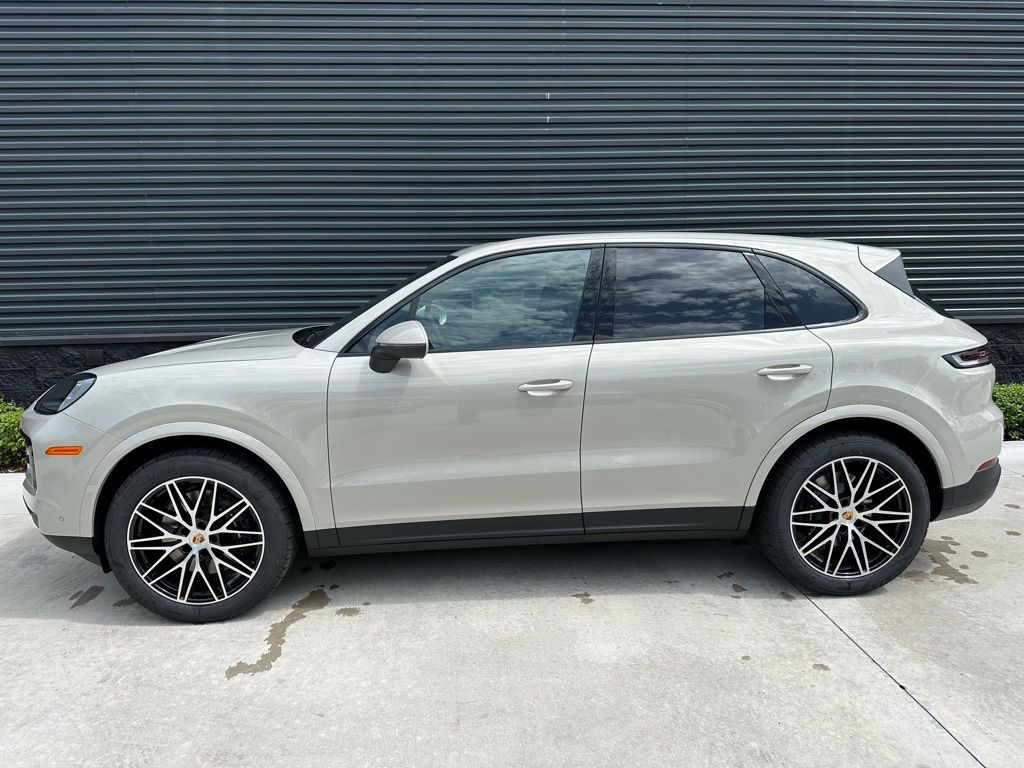Thumbnail: 2025 Porsche Cayenne - 2