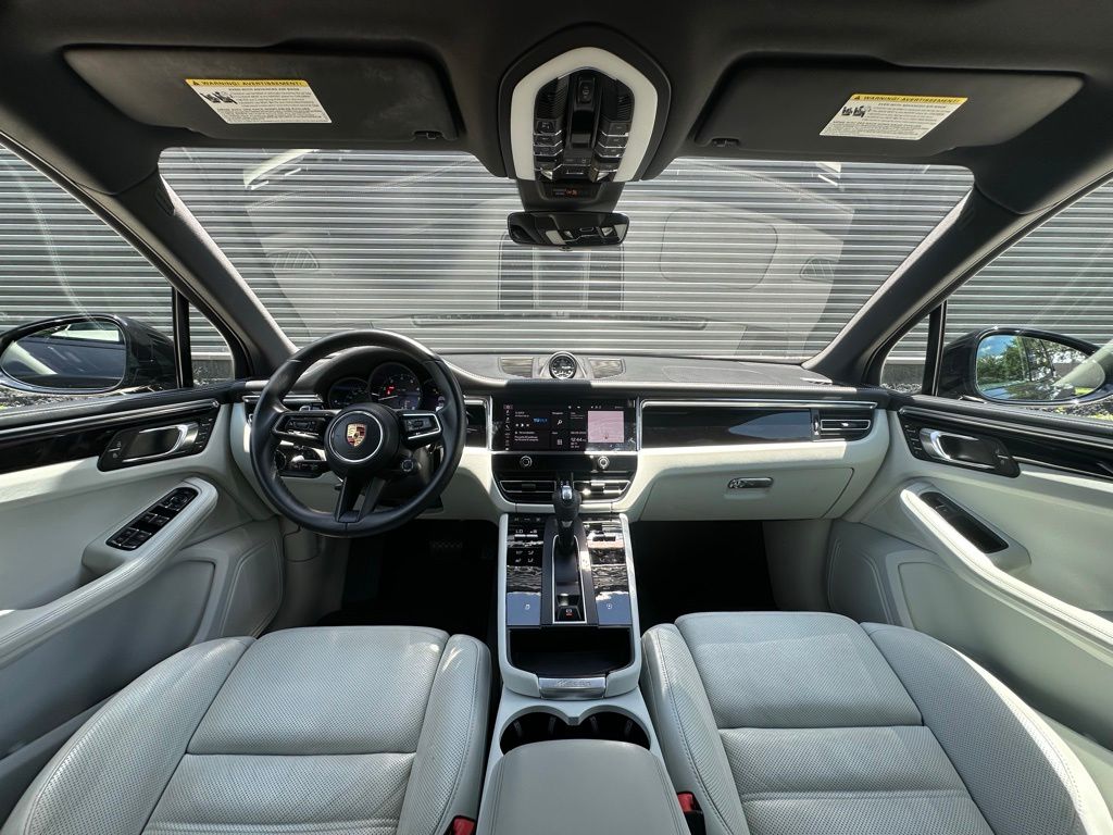Thumbnail: 2023 Porsche Macan - 6