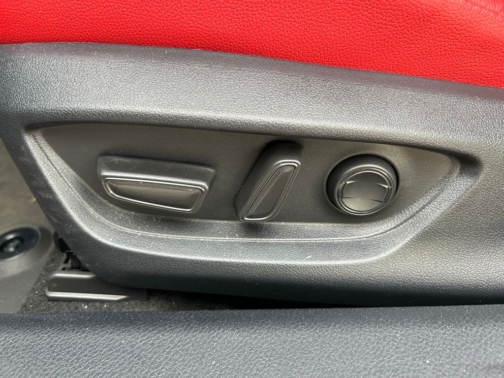 Thumbnail: 2025 Toyota Camry - 16