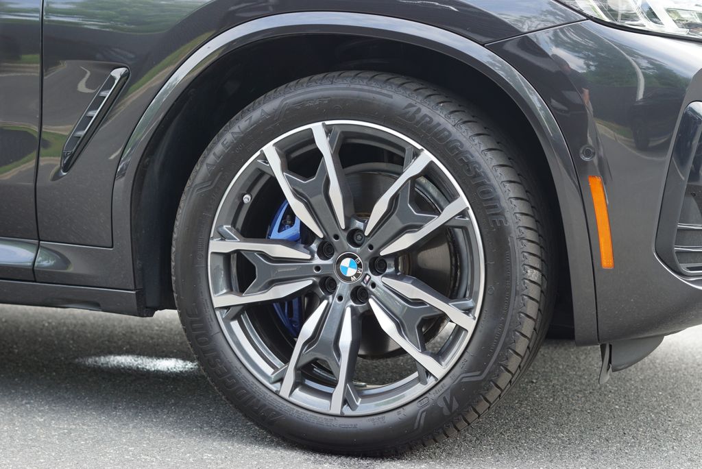 Thumbnail: 2024 BMW X4 - 16