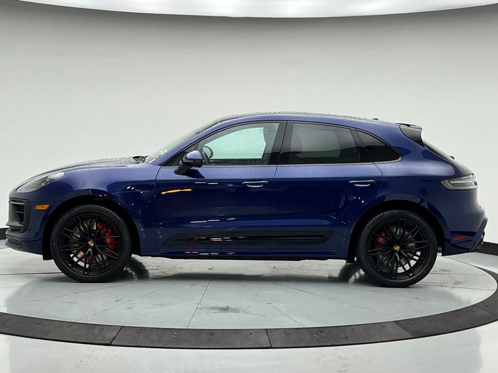 Thumbnail: 2026 Porsche Macan - 2