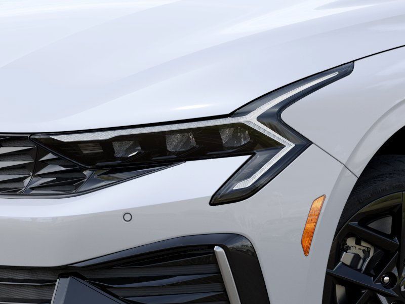 New 2025 Snow White Pearl Kia LXS image 10