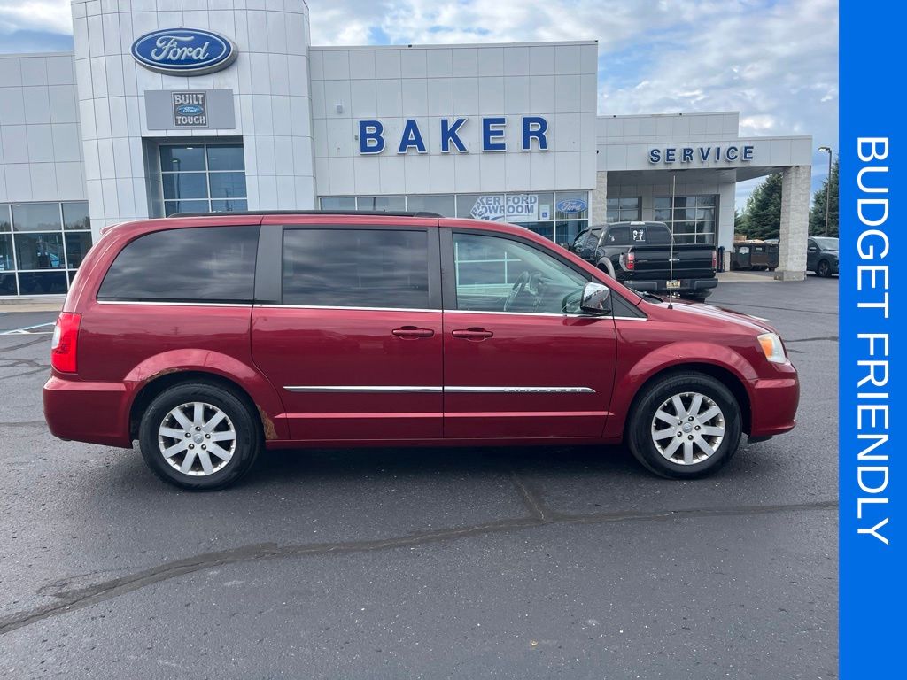 2011 Chrysler Town & Country Touring-L FWD