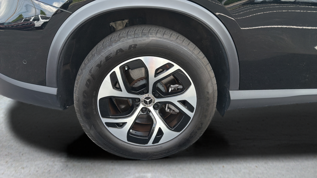2025 Mercedes-Benz GLC