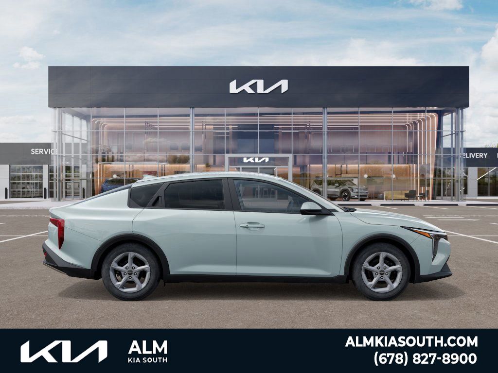 2025 Kia K4 LXS photo 4
