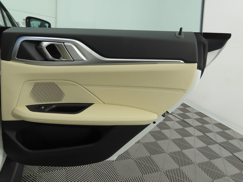 Thumbnail: 2025 BMW i4 - 27