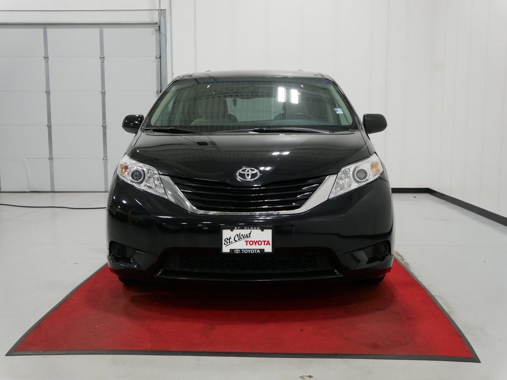 Used 2017 Toyota Sienna LE with VIN 5TDJZ3DC3HS148877 for sale in Waite Park, Minnesota