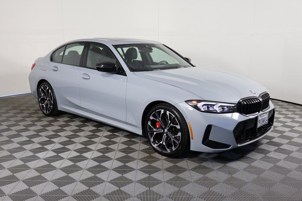 Thumbnail: 2025 BMW 3 Series - 3