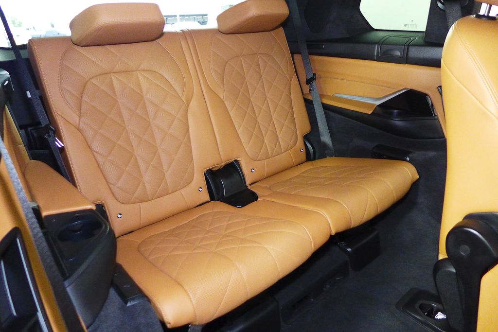 Thumbnail: 2023 BMW X7 - 21
