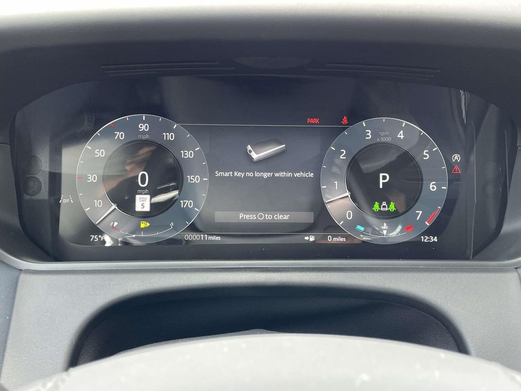 New 2026 Black Land Rover Dynamic SE image 41